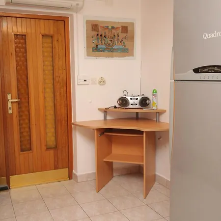 With Parking Space Novigrad - 7108 Apartman