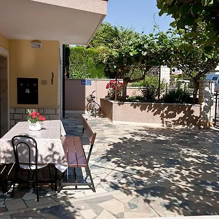 With A Parking Space Novigrad - 7108 Apartment