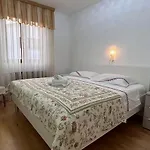 Appartement With Parking Space Novigrad - 7108